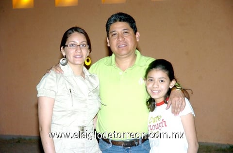 29042010 Ely, Ubaldo y Any Vargas.