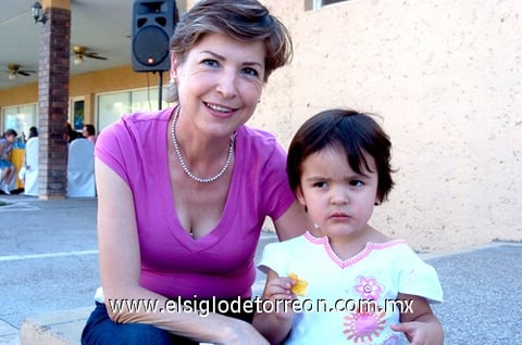 30042010 Flora Luz de González y Natalia Ortiz.