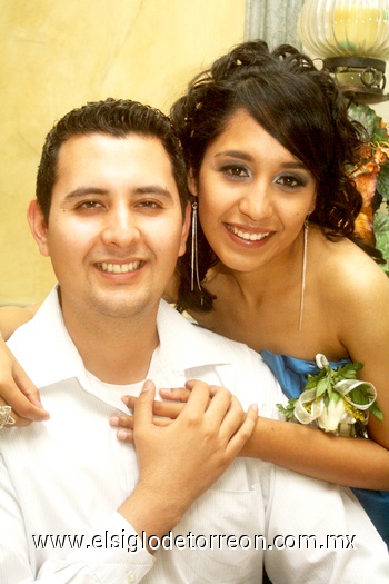 01052010 IQA, Cristóbal Rodríguez Peña y QFB. Alejandra Edith de la Cruz Sifuentes, disfrutaron de una despedida de solteros bíblica, ya que unirán sus vidas en sagrado matrimonio el 29 de mayo de 2010.- Jaime de Lara Fotografía