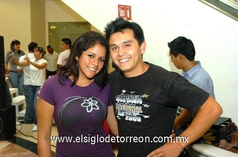 02052010 Karen Rodríguez y Gina Núñez.