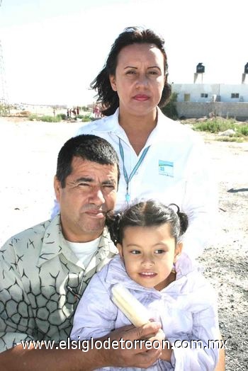 03052010 Martín Herrera, Lorena Guardado y Karen Herrera.