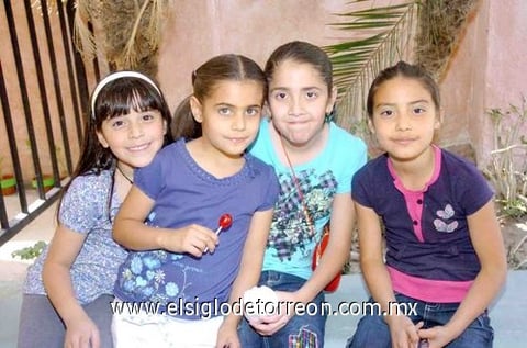 03052010 Michelle, Ichivonne, Paulina y Mariana.