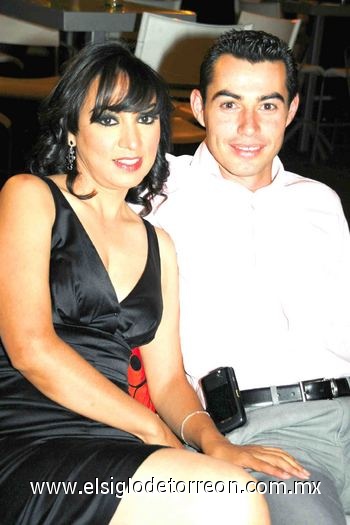03052010 Andrea Farías y Roberto Aragón.