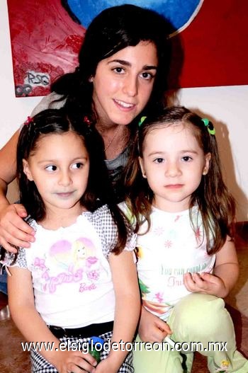 04052010 María Gómez, Valeria Valenzuela y Luisa Fernanda Mier.