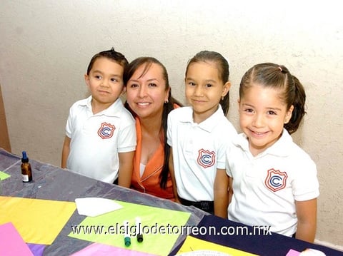 05052010 Alejandro Rojas, Lupita Sandoval, Fernanda Sánchez y Arlette Cabral.
