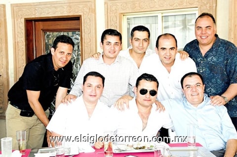 Carlos, Enrique, Roberto, César, Miguel, Rogelio, Bruno y Gerardo.