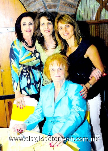 Cristina, Sonia, Cristy e Hilda.