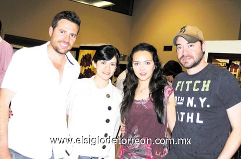 Heberto Quintero, Roberta Cárdenas, Gris y Damián.