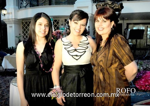 Ana Ybarra, Kitty Carmona y María Teresa de Ybarra.