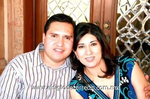 11052010 José y Lulie Perales.