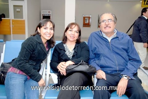 10052010 Ciudad de México. Claudia Ríos fue despedida por René Ríos y María Esther Pedroza de Ríos.
