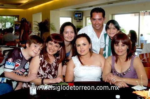 13052010 Jorge Hamdan Núñez, Nancy Núñez Estrada, Georgina Sáenz, Marian y Jorge Humphrey Galván, Ale Galván de Humphrey y Jorge Humphrey Sáenz.