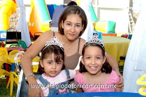 13052010 Doriam de Ortega, Sofía y Estefanía Ortega Chávez.
