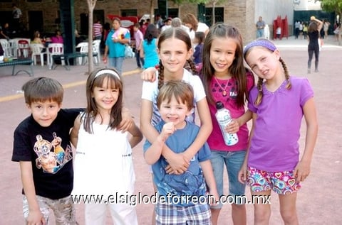 13052010 Alberto, Pamela, Pily, Aranza, Manuela e Iñaqui.