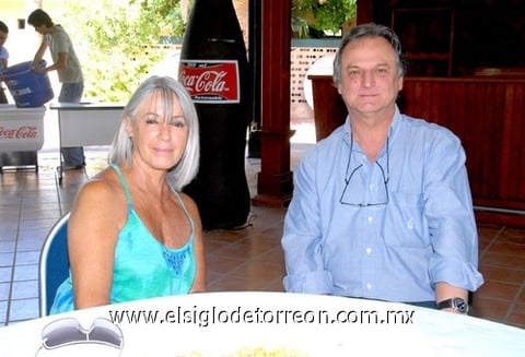 13052010 Rebeca e Yves Maydal.