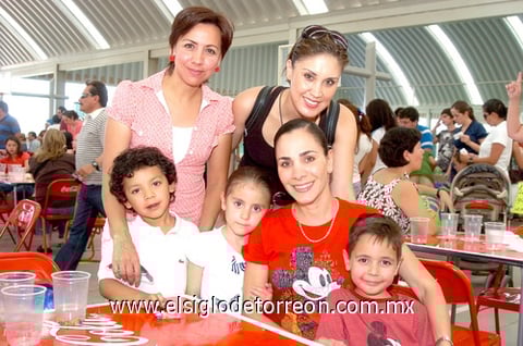 14052010 Ivette, Ale, Elvira, Zaza, Sandra y Luisito. EL SIGLO DE TORREÓN / ÉRICK SOTOMAYOR