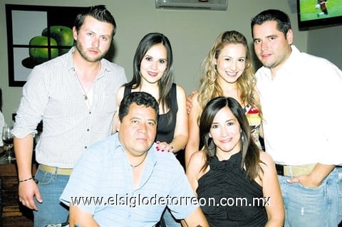 16052010 Francisco Zamora, Luly Verdeja, José Antonio Borbolla, Cynthia Zamora de Borbolla, Ale Rivera y Francisco Verdeja.