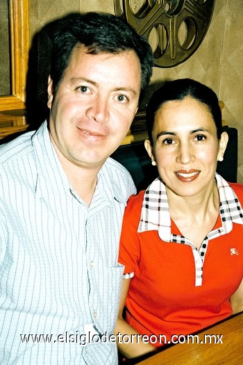 17052010 Gabriel Calvillo y Beatriz Gómez.
