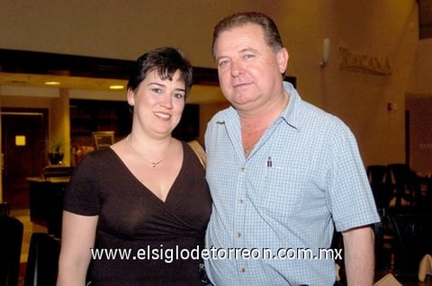 17052010 Ricardo Gamboa y Ana Cecilia Monarrez, Javier González y Mayra de González.