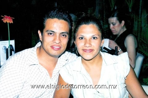 16052010 Fernando Arteaga y Jacqueline Galván.