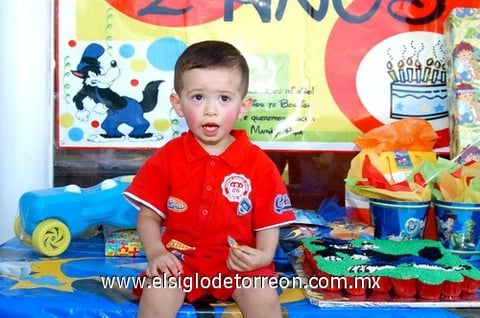 18052010 Octavio Durán Correa lució muy apuesto en su fiesta de dos años de edad, organizada por sus papás Octavio y Valeria Durán.