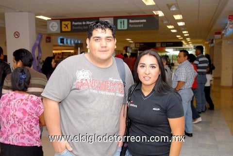 18052010 Campeche. Daniel Aguilar y Érika Garnica realizaron un viaje de trabajo.