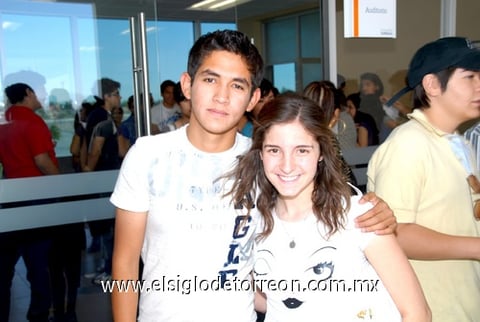 20052010 Acuden a conocer. Brayan Palacio y Elvira Villarreal.