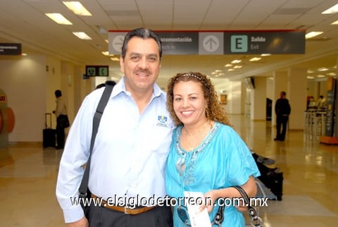 20052010 Hermosillo. Héctor Luján se despidió de Griselda Valenciana, por motivos de trabajo.