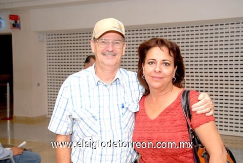 22052010 Canadá. Éric Jones se despidió de Chacha de Jones.