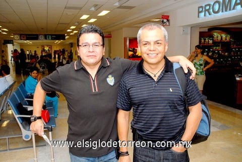 22052010 México. Hugo y Enrique Corona.