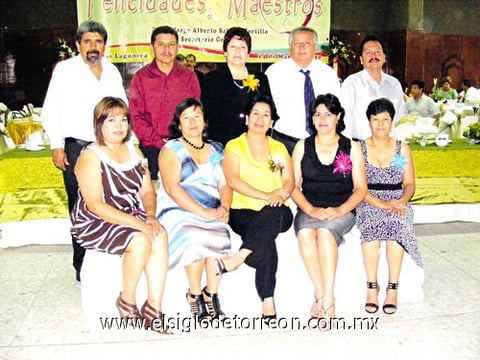 24052010 Olivia Mercedes Tostado, Elsa Vázquez, María Concepción Diosdado, Elisa Hernández, Miguel Uriticochea, Alicia López, Beatriz Álvarez, Miguel Fraire, Sebastián Salazar y Jesús Valles.
