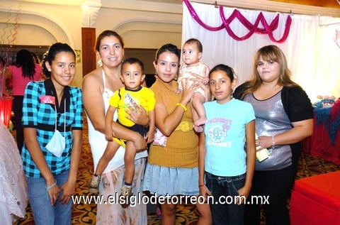 24052010 Lucero, Adriana, Ángel, Alma, Tanya, Valeria y Vela.