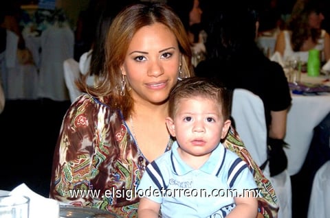 23052010 Karla Godínez y Santiago Rivera.