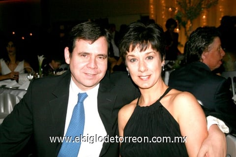 23052010 Jesús de la Garza y Alicia Villalobos.