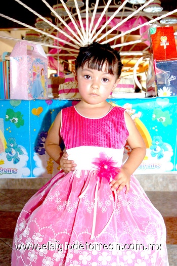 27052010 Valentina Sandoval Zamora lució muy linda en su fiesta de tres años de edad.