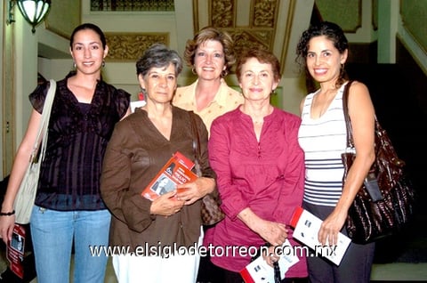 28052010 Presentes. Elsamelia, Elsa, Ángeles, Tita y Ángeles.