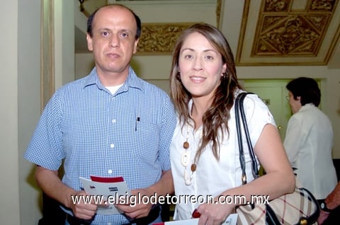 28052010 Manuel Torres y Griselda de Torres.