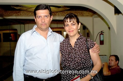 28052010 Santiago e Isela Ávalos.
