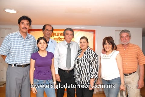 29052010 Sergio Varela, Aranzazú, Gustavo, Jesús y Marú Quiroz, Margarita y Roberto Sánchez Viesca.