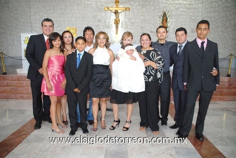 29052010 Sophia acompañada por Denisse, Hugo, Argentina, Andrés Gómez, Tere Pérez, Eduardo, Manuel Hurtado, Cruz Elena, Carlos Macías, Edson Gómez y Brenda Hurtado.
