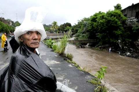 En San Antonio Palopó, una localidad ubicada a 65 kilómetros al Oeste de la capital guatemalteca en el turístico lago de Atitlán, hay al menos 13 personas fallecidas, informó el alcalde de esa población, Andrés Cúmez, a radio Emisoras Unidas.