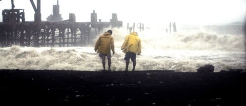'Ágatha', la primera tormenta de la temporada de huracanes de 2010, se degradó a depresión tropical al llegar a zonas montañosas, pero las lluvias continuarán, según informes de las autoridades.