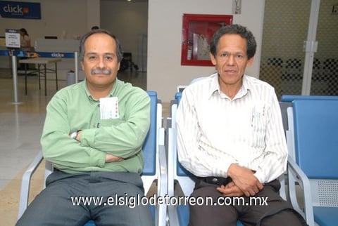 31052010 Ciudad de México. Víctor y Salvador González realizaron un viaje de trabajo.