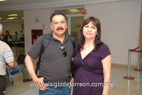 31052010 Hermosillo. Roberto Ibarra y Luz María de Ibarra.