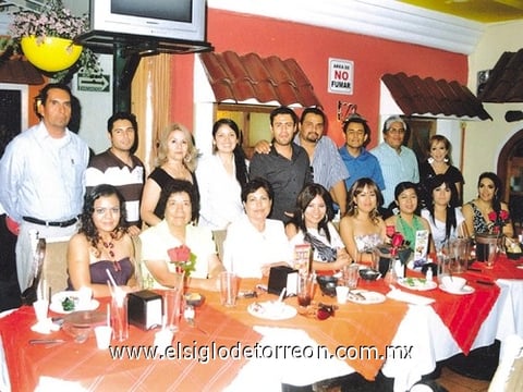 30052010 Profesores del CECyTEC Plantela La Concha, durante su convivencia por el Día del Maestro.