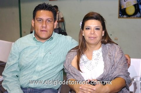 30052010 Erving Ávila y Denisse Hernández.