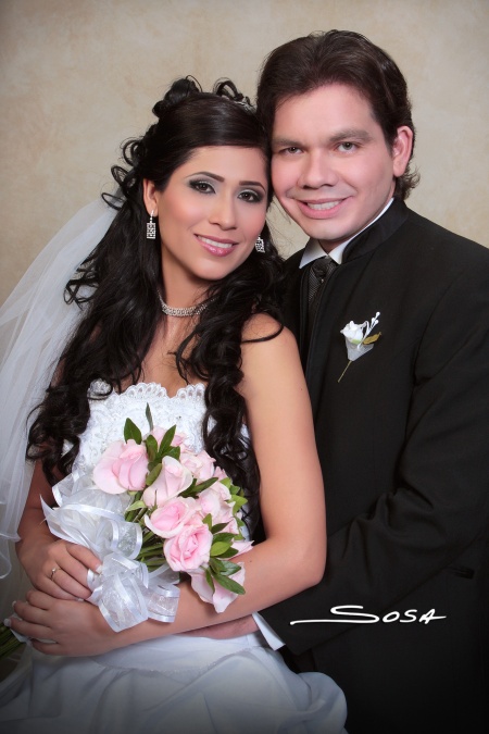 Lic. Laura Matilde Hernández Ramírez y el Lic. Christian Álvarez Muñoz unieron sus vidas en sagrado matrimonio en la parroquia de Los Ángeles, el primero de mayo de 2010. Presentes estuvieron sus padres Dr. Eloy Joaquín Hernández y Toscano y Sra. Martha Patricia Ramírez Maldonado; Ing. Sergio Javier Álvarez Mendoza y Sra. Sandra Mayela Muñoz Rodríguez.

 Studio R. Sosa