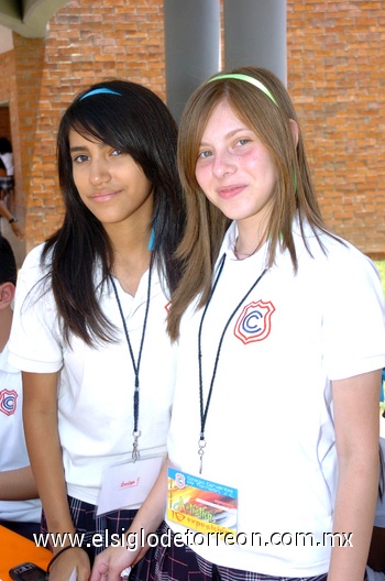 02062010 Stephanie Montelongo y Victoria González.