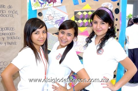 02062010 Anahí Chávez, Luisa Bañuelos y Sandy García.