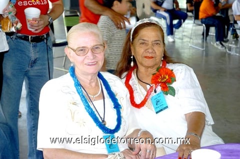 02062010 Martha Ceniceros y Elisa González.